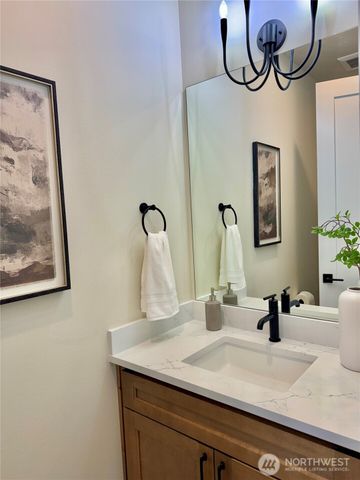 5701 Parker Road E, Sumner, WA 98390