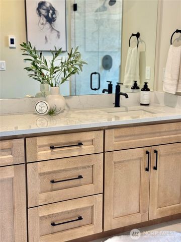 5701 Parker Road E, Sumner, WA 98390