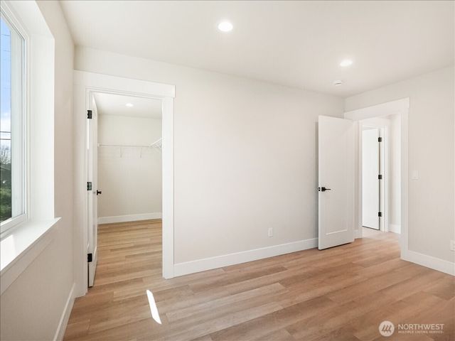 5701 Parker RD E, Sumner, WA 98390