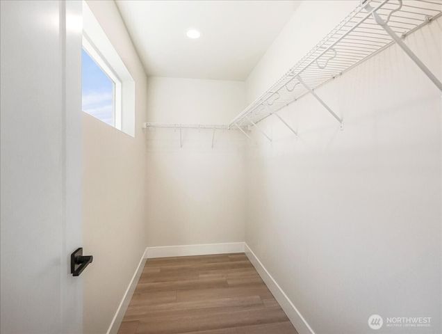 5701 Parker RD E, Sumner, WA 98390