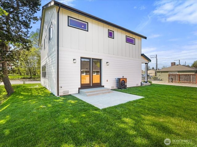 5701 Parker RD E, Sumner, WA 98390