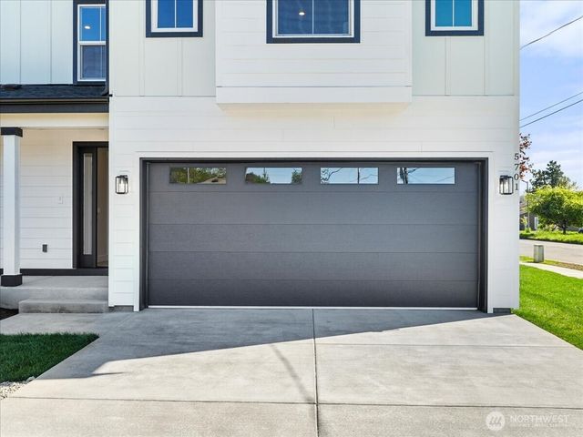 5701 Parker RD E, Sumner, WA 98390