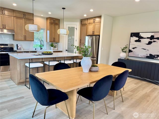 5701 Parker Road E, Sumner, WA 98390