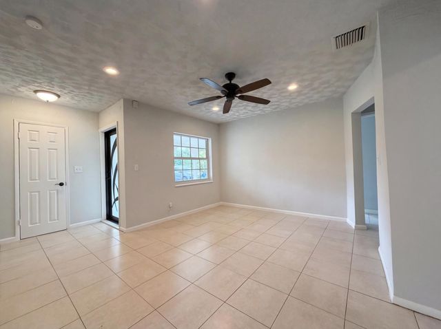 417 NW 2nd Street, Boynton Beach, FL 33435
