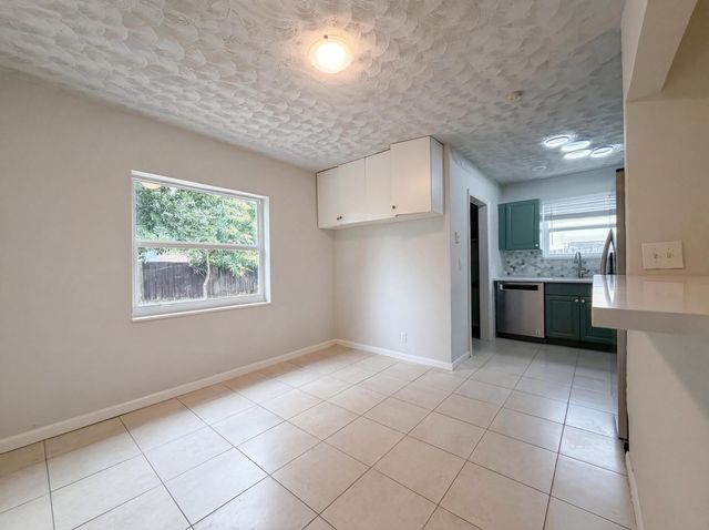 417 NW 2nd Street, Boynton Beach, FL 33435