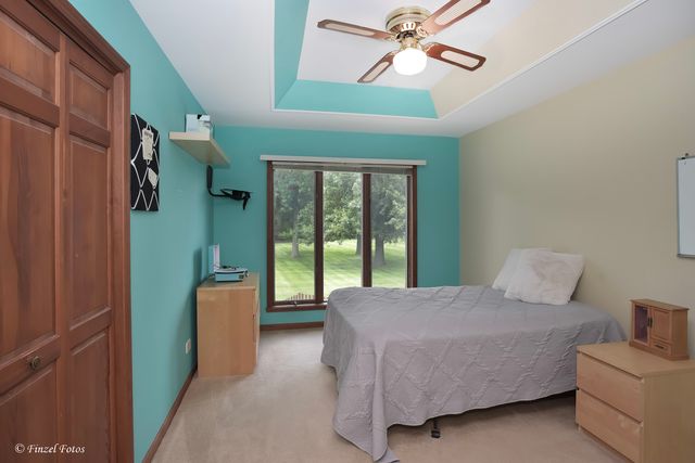 37W390 Linda Lane, Elgin, IL 60124