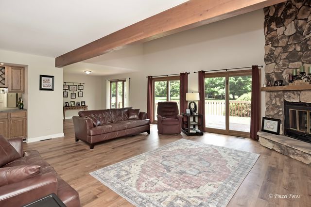 37W390 Linda Lane, Elgin, IL 60124