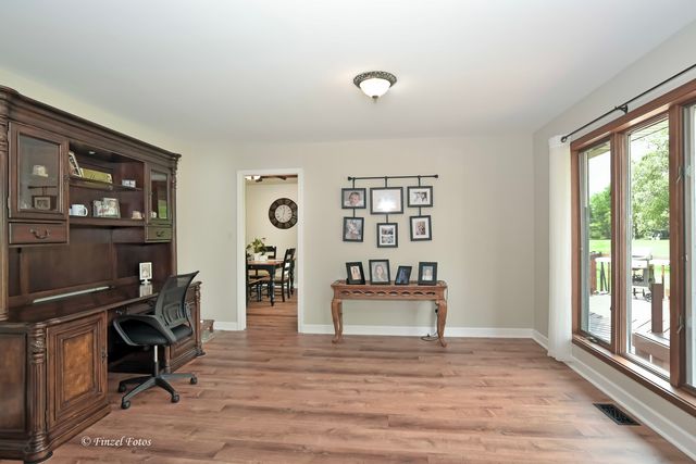37W390 Linda Lane, Elgin, IL 60124