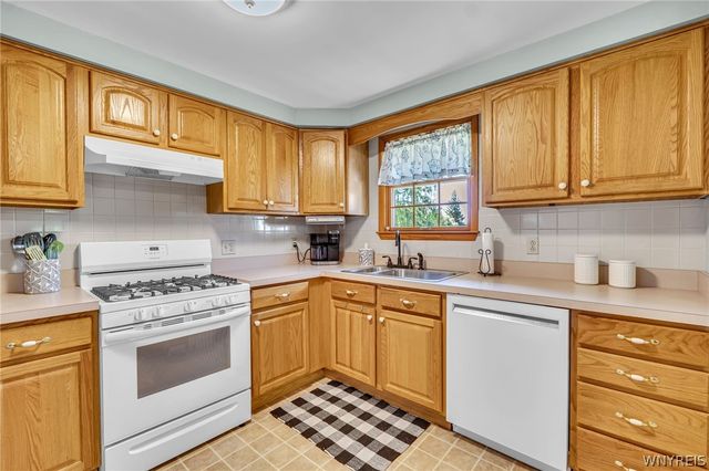 12083 Genesee Street, Alden, NY 14004