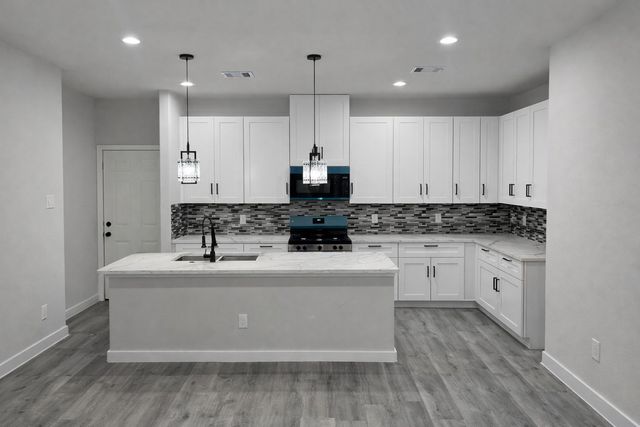 320 New Hampshire St, Houston, TX 77029