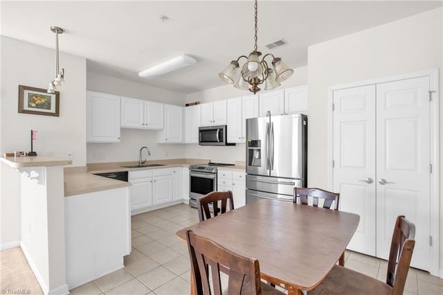 3724 Spanish Peak Drive 2-B, High Point, NC 27265