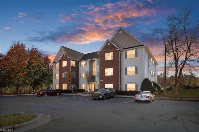 3724 Spanish Peak Drive 2-B, High Point, NC 27265