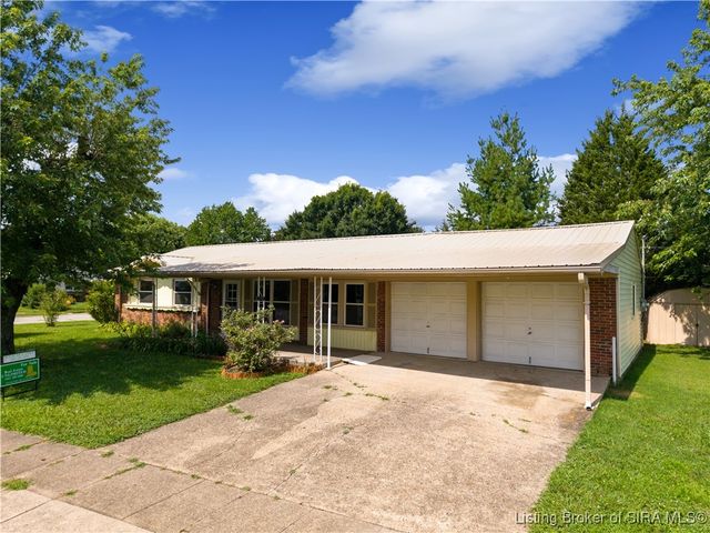 2150 Lombardy Drive, Clarksville, IN 47129