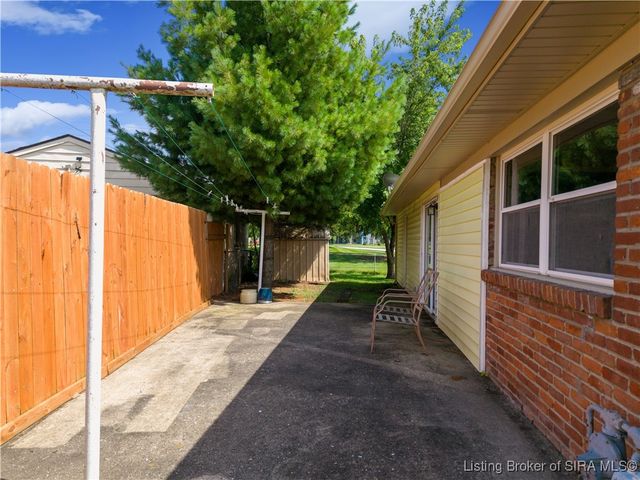 2150 Lombardy Drive, Clarksville, IN 47129