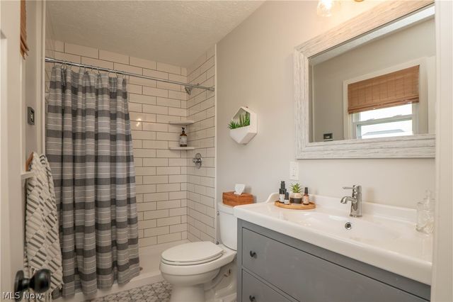 845 9th Street NE, North Canton, OH 44720