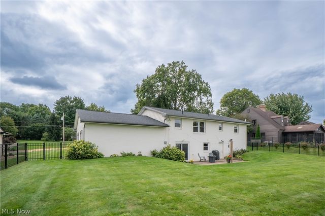 845 9th Street NE, North Canton, OH 44720