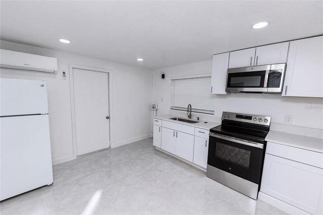 902 MARSHALL STREET, Clearwater, FL 33755