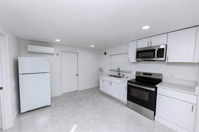 902 MARSHALL STREET, Clearwater, FL 33755