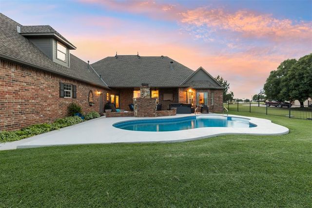 22370 Cedar Ridge Road, Edmond, OK 73025