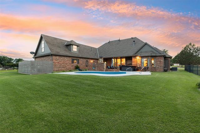 22370 Cedar Ridge Road, Edmond, OK 73025
