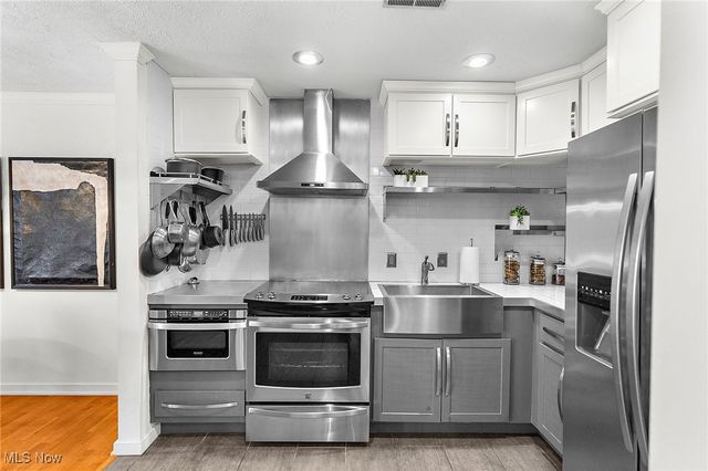 4464 Willowcreek Drive, Warren, OH 44484