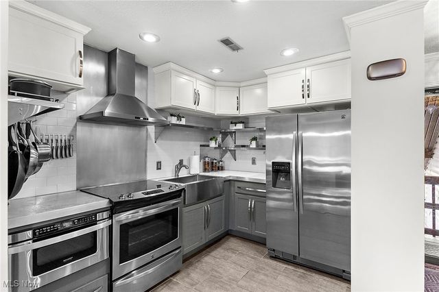 4464 Willowcreek Drive, Warren, OH 44484