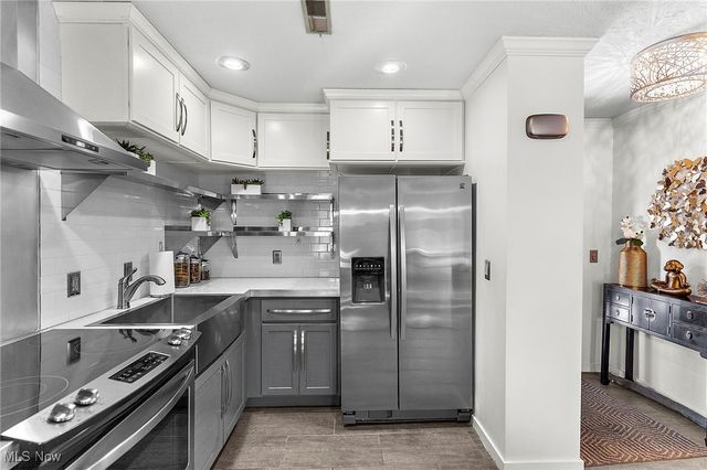 4464 Willowcreek Drive, Warren, OH 44484