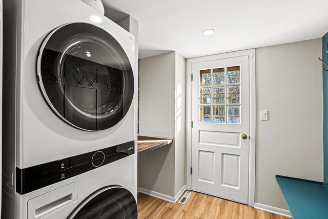 9062 N Lake DRIVE, Bayside, WI 53217