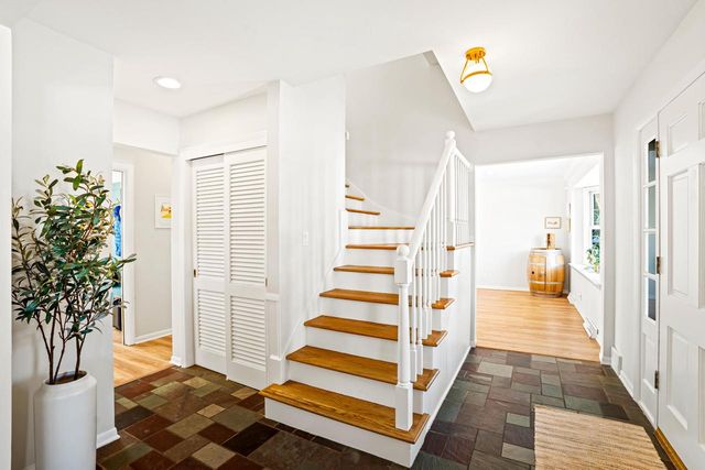 9062 N Lake DRIVE, Bayside, WI 53217