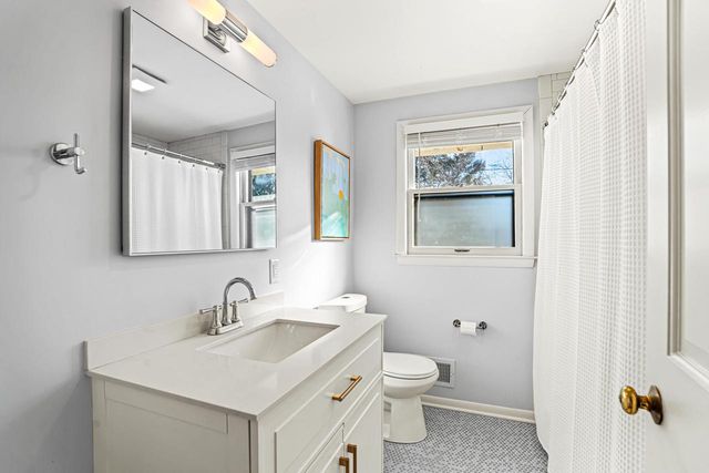 9062 N Lake DRIVE, Bayside, WI 53217