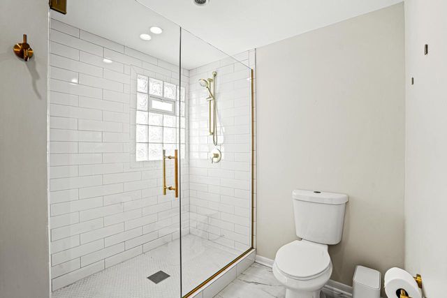 9062 N Lake DRIVE, Bayside, WI 53217