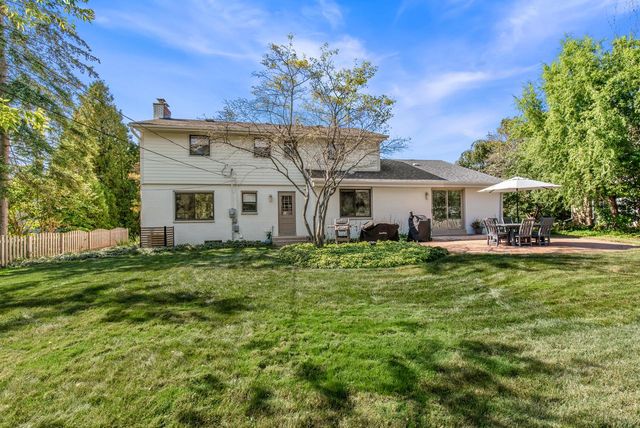 9062 N Lake DRIVE, Bayside, WI 53217