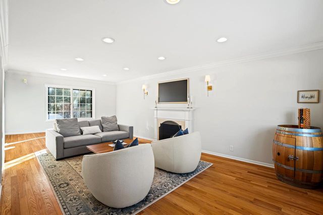 9062 N Lake DRIVE, Bayside, WI 53217