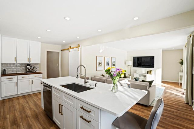 9062 N Lake DRIVE, Bayside, WI 53217