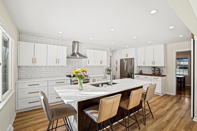 9062 N Lake DRIVE, Bayside, WI 53217