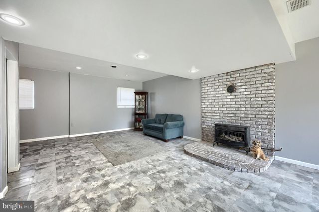 3116 GRANDVIEW RD, Hanover, PA 17331