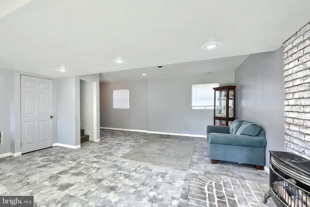 3116 GRANDVIEW RD, Hanover, PA 17331
