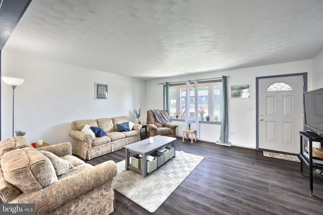 3116 GRANDVIEW RD, Hanover, PA 17331