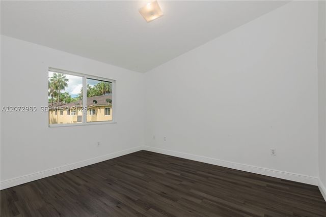 3390 NE 10th St 201, Homestead, FL 33033