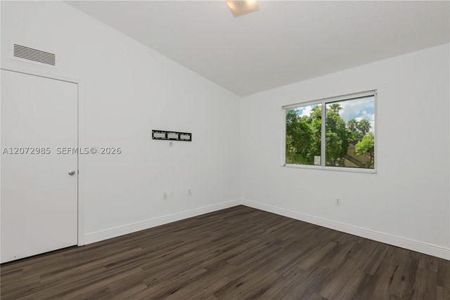 3390 NE 10th St 201, Homestead, FL 33033