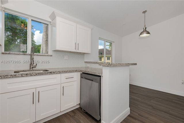 3390 NE 10th St 201, Homestead, FL 33033