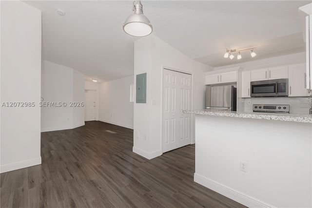 3390 NE 10th St 201, Homestead, FL 33033