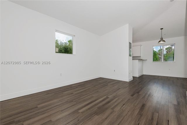 3390 NE 10th St 201, Homestead, FL 33033