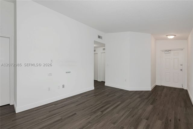 3390 NE 10th St 201, Homestead, FL 33033