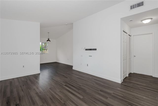 3390 NE 10th St 201, Homestead, FL 33033