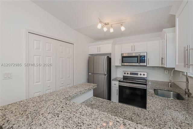 3390 NE 10th St 201, Homestead, FL 33033