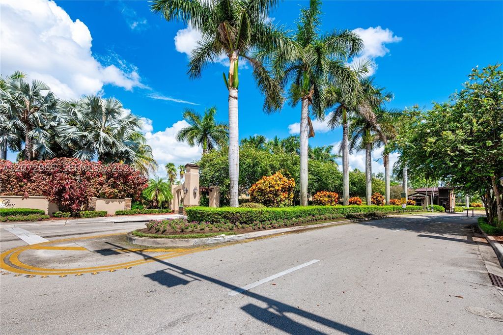 3390 NE 10th St 201, Homestead, FL 33033