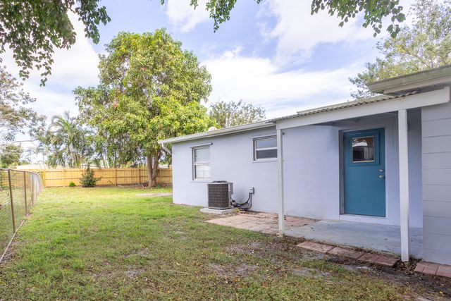 161 SE Bonita Court, Port St. Lucie, Port St Lucie, FL 34983