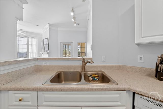 2136 Whitemarsh Way, Savannah, GA 31410