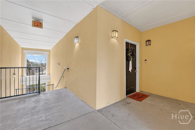 2136 Whitemarsh Way, Savannah, GA 31410